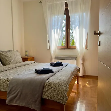 Sanjalica Apartment *